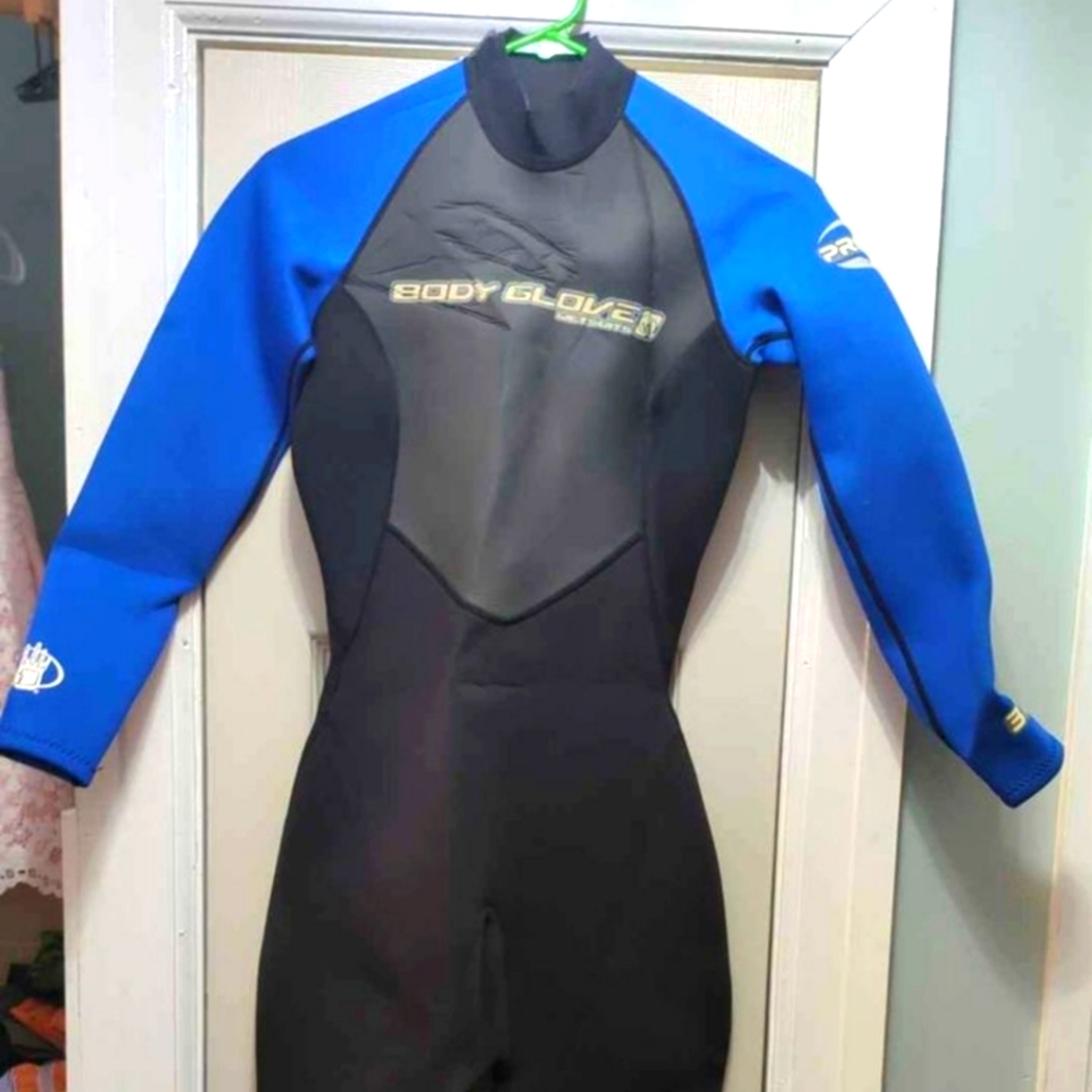 Body Glove Women's 3.2mm Wetsuit Size 7/8 for Scuba Diving and Surfing 🤿🌊